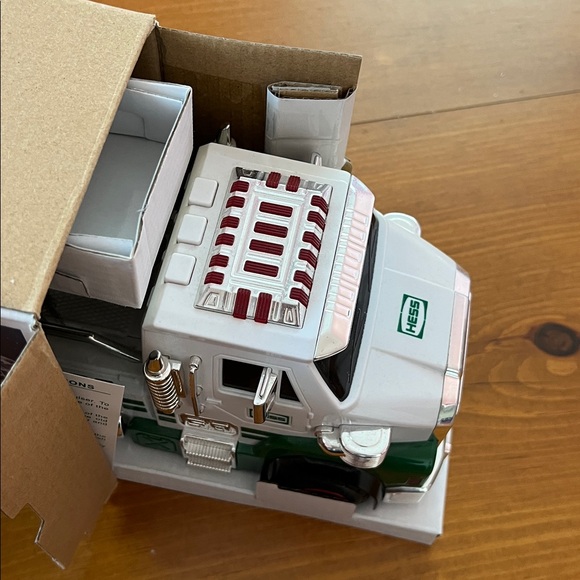 2014 Hess Truck with Space Cruiser & Scout Hess Toy Truck 50th Anniversary - Picture 7 of 9